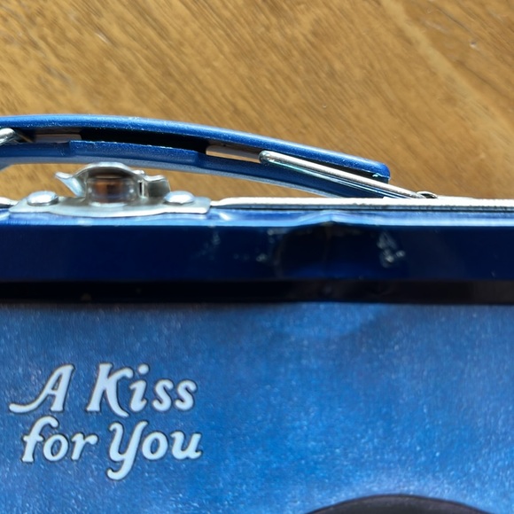 Hersey Kisses Lunch Box - Picture 5 of 5